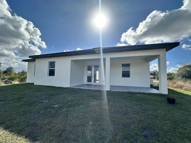 325 Paulcrest AVE, Lehigh Acres, FL 33974