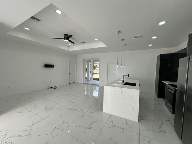 325 Paulcrest AVE, Lehigh Acres, FL 33974