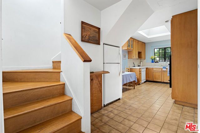 3604 Moore Street, Los Angeles, CA 90066