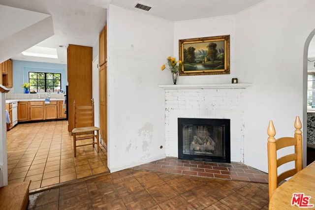 3604 Moore Street, Los Angeles, CA 90066