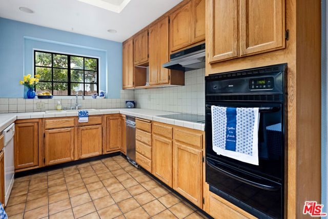 3604 Moore Street, Los Angeles, CA 90066