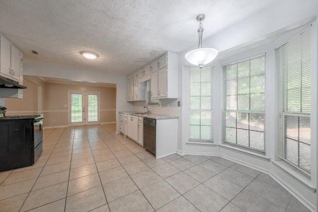 2173 Martin Way, Jonesboro, GA 30236
