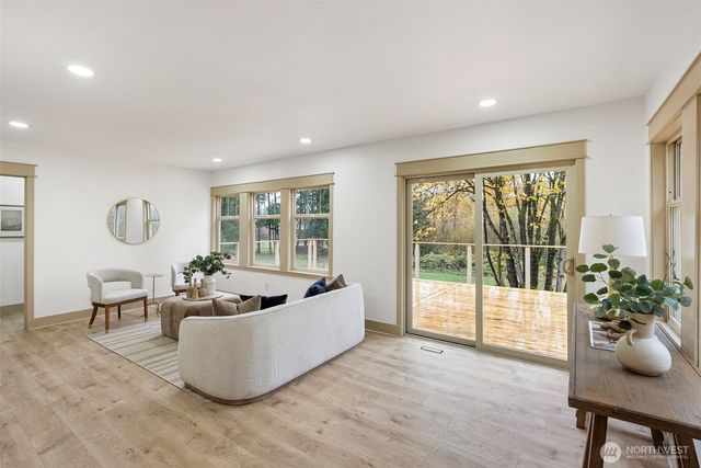 15802 34th Avenue E, Tacoma, WA 98446