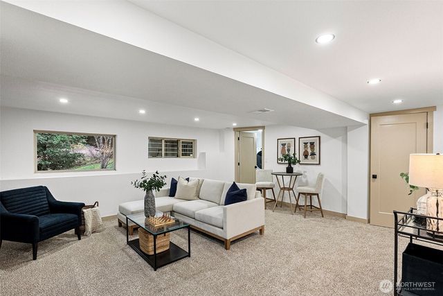 15802 34th Avenue E, Tacoma, WA 98446