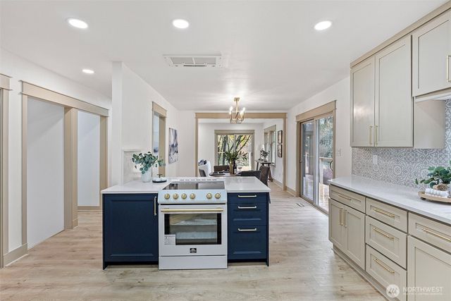 15802 34th Avenue E, Tacoma, WA 98446