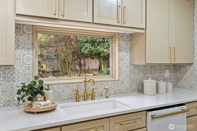 15802 34th Avenue E, Tacoma, WA 98446