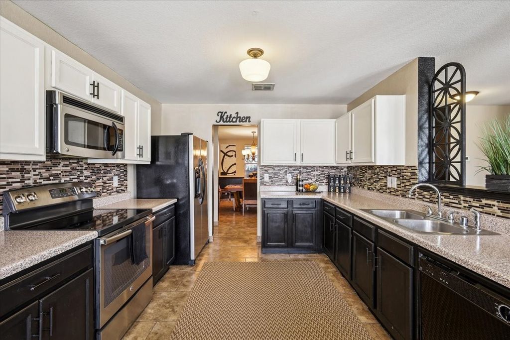 3123 Sunshine Way, Lancaster, TX 75134