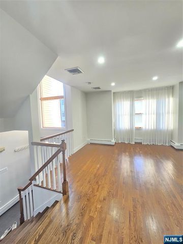 150 English Street, Fort Lee, NJ 07024