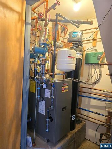 150 English Street, Fort Lee, NJ 07024