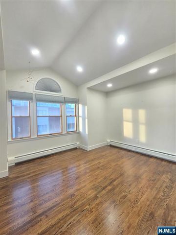 150 English Street, Fort Lee, NJ 07024