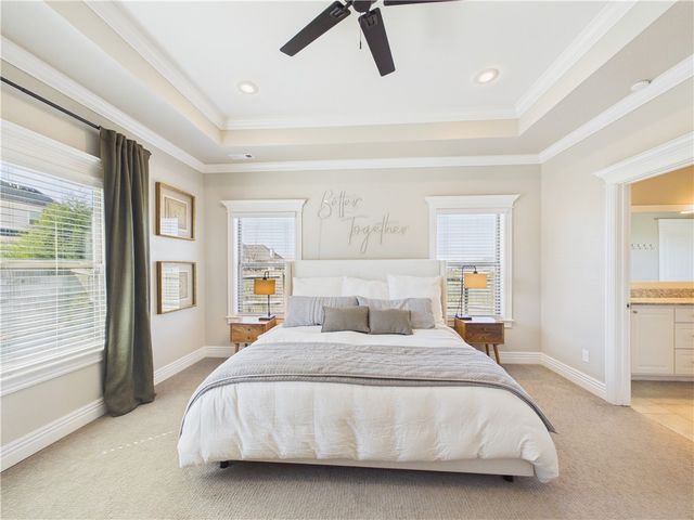 5706 W Lakewood Drive, Rogers, AR 72758