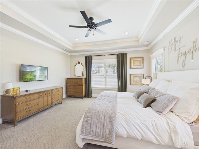 5706 W Lakewood Drive, Rogers, AR 72758