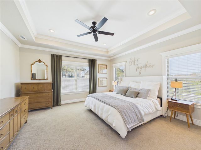 5706 W Lakewood Drive, Rogers, AR 72758