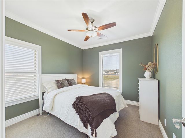 5706 W Lakewood Drive, Rogers, AR 72758