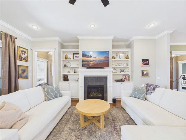 5706 W Lakewood Drive, Rogers, AR 72758