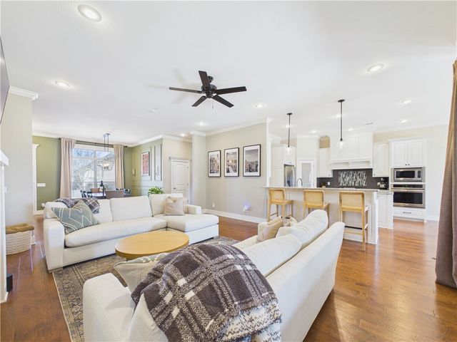 5706 W Lakewood Drive, Rogers, AR 72758