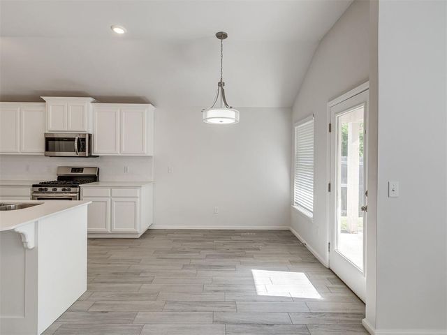 240 Evermore Lane, Yukon, OK 73099