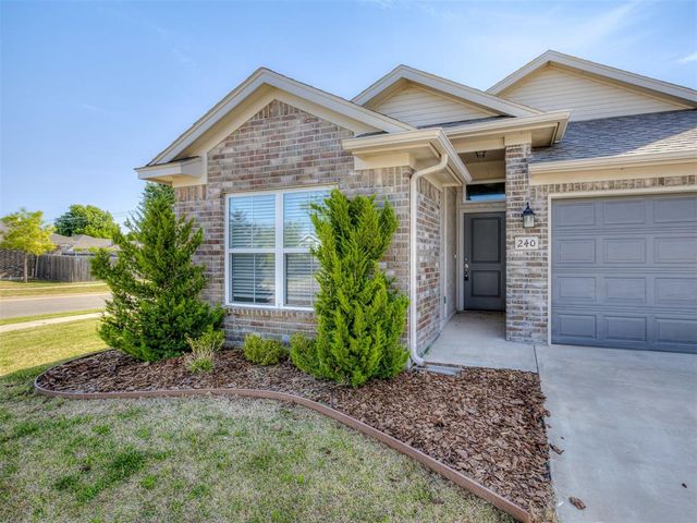 240 Evermore Lane, Yukon, OK 73099