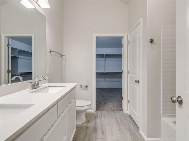 240 Evermore Lane, Yukon, OK 73099