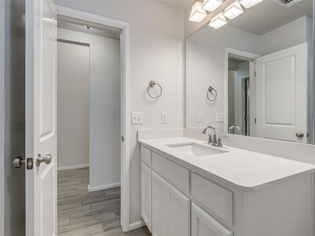 240 Evermore Lane, Yukon, OK 73099