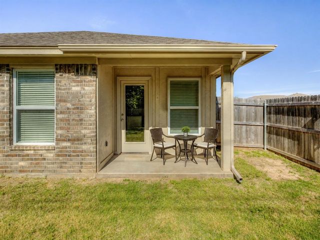 240 Evermore Lane, Yukon, OK 73099