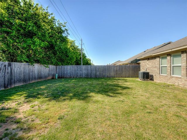 240 Evermore Lane, Yukon, OK 73099