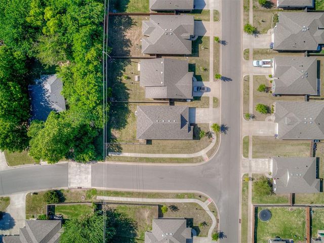 240 Evermore Lane, Yukon, OK 73099