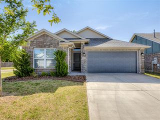 240 Evermore Lane, Yukon, OK 73099