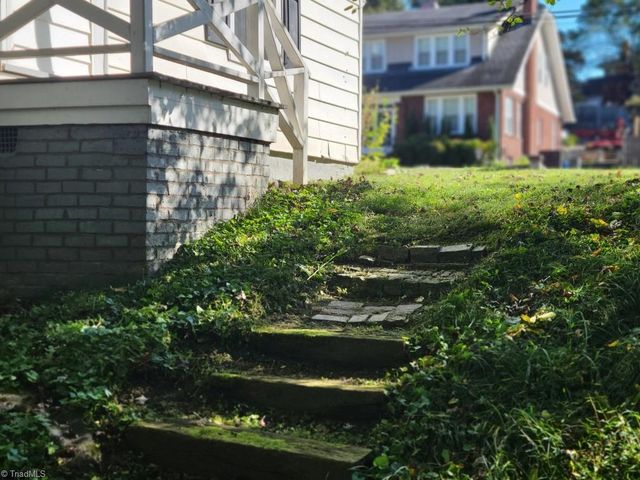 643 Willow Street, Mount Airy, NC 27030