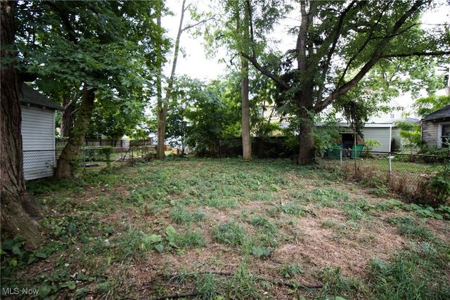 216 Howe Street, Elyria, OH 44035