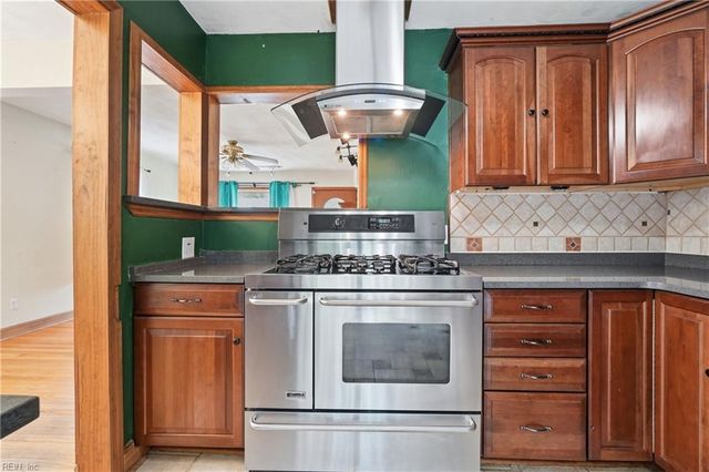 1338 Boxwood CIR, Norfolk, VA 23518
