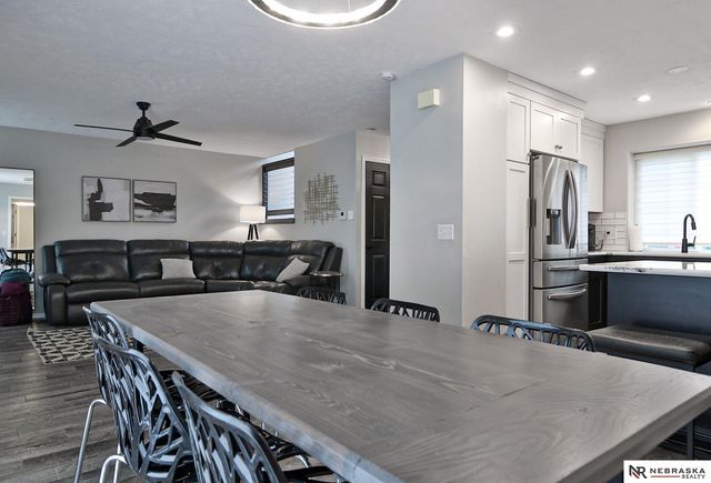 14633 Larimore Avenue, Omaha, NE 68116