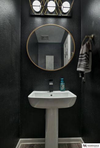 14633 Larimore Avenue, Omaha, NE 68116