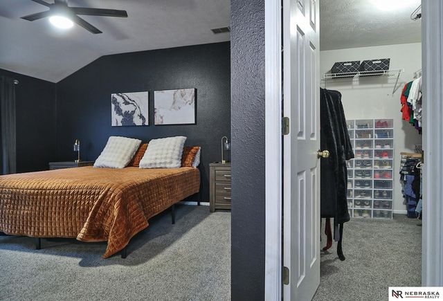 14633 Larimore Avenue, Omaha, NE 68116