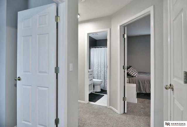 14633 Larimore Avenue, Omaha, NE 68116