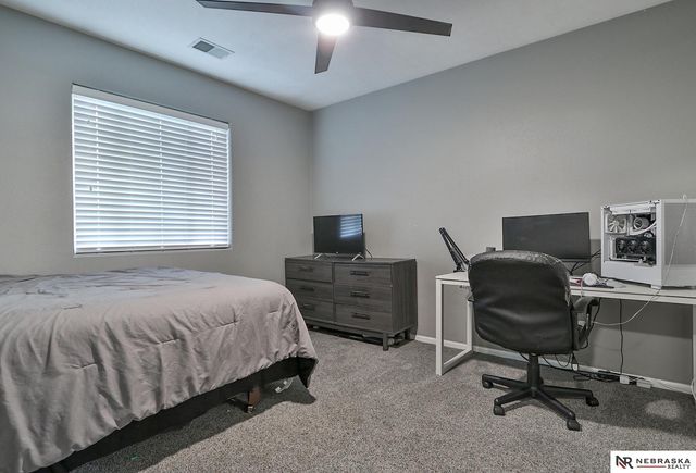 14633 Larimore Avenue, Omaha, NE 68116