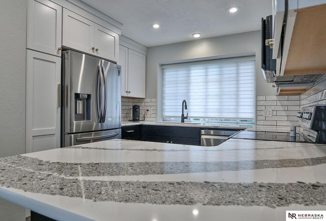 14633 Larimore Avenue, Omaha, NE 68116