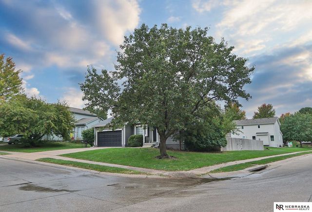 14633 Larimore Avenue, Omaha, NE 68116