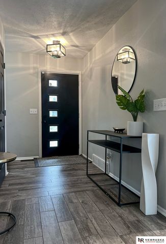 14633 Larimore Avenue, Omaha, NE 68116