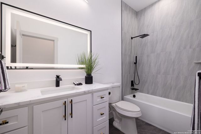 1210 Fernwood Rd, Fischer, TX 78623