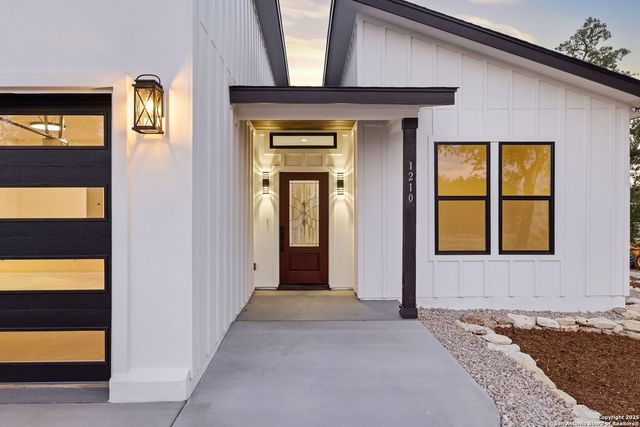 1210 Fernwood Rd, Fischer, TX 78623