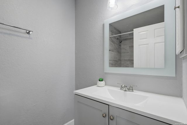 5122 Binz Engleman Rd, Kirby, TX 78219