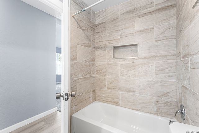 5122 Binz Engleman Rd, Kirby, TX 78219