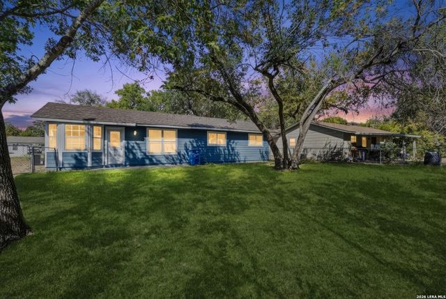 5122 Binz Engleman Rd, Kirby, TX 78219