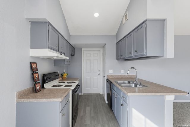 5122 Binz Engleman Rd, Kirby, TX 78219