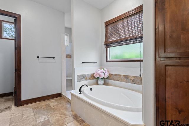 2907 Stewart Way, Tyler, TX 75709