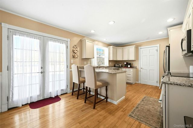 7 Herdman Court, Middle Island, NY 11953