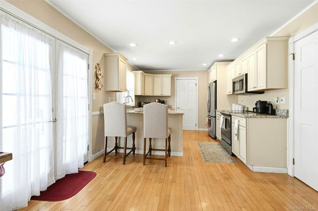 7 Herdman Court, Middle Island, NY 11953