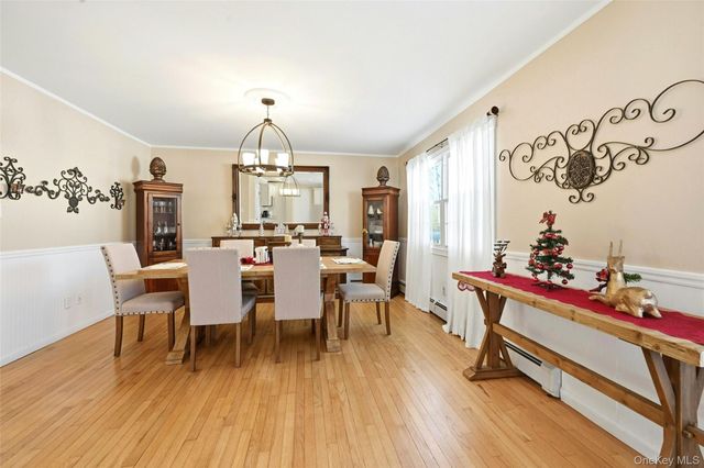 7 Herdman Court, Middle Island, NY 11953