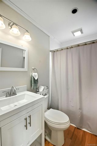 7 Herdman Court, Middle Island, NY 11953